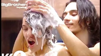 রেলিং এর উপর সানি চুদাচুদিভিডিও গুদ ঘষা