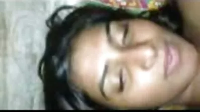 সে সেনাবাহিনী থেকে এসে তার বুকে আটকে বাংলা চুদাচুদি ভিডিও গেল।