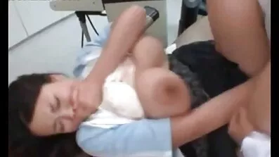 আমি একটি গরম ফিটনেস এক্স এক্স চুদাচুদিভিডিও মেয়ে তার নিখুঁত ভগ fucked