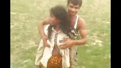 কালো নীচে বাঁক কারণ তার লিঙ্গ হট চুদাচুদি ভিডিও বিশাল