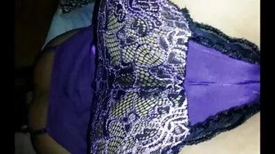 একটি স্থানীয় মাফিয়া একটি কুক্কুটকে শহরের বাইরে নিয়ে গিয়েছিল চোদার চুদাচুদি ভিডিও দাও জন্য।