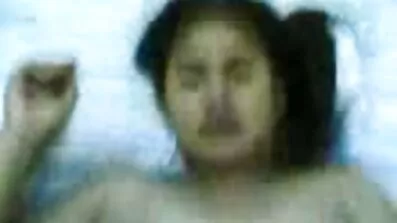 ধাক্কায় বাংলা চুদাচুদি ভিডিও লুকানো ক্যাম, মহিলা ধোয়া এবং ড্রেসিং