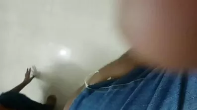 দেয়াল বাড়িতে থ্রিএক্স চুদাচুদিভিডিও সেক্স করতে সাহায্য করে